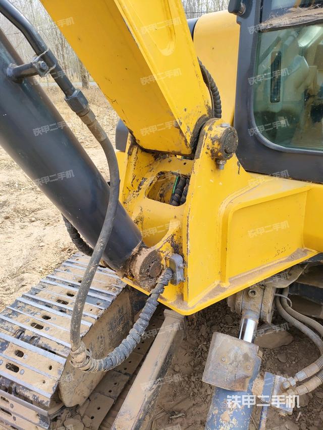 大臂根部?斜（工作和回轉(zhuǎn)裝置）