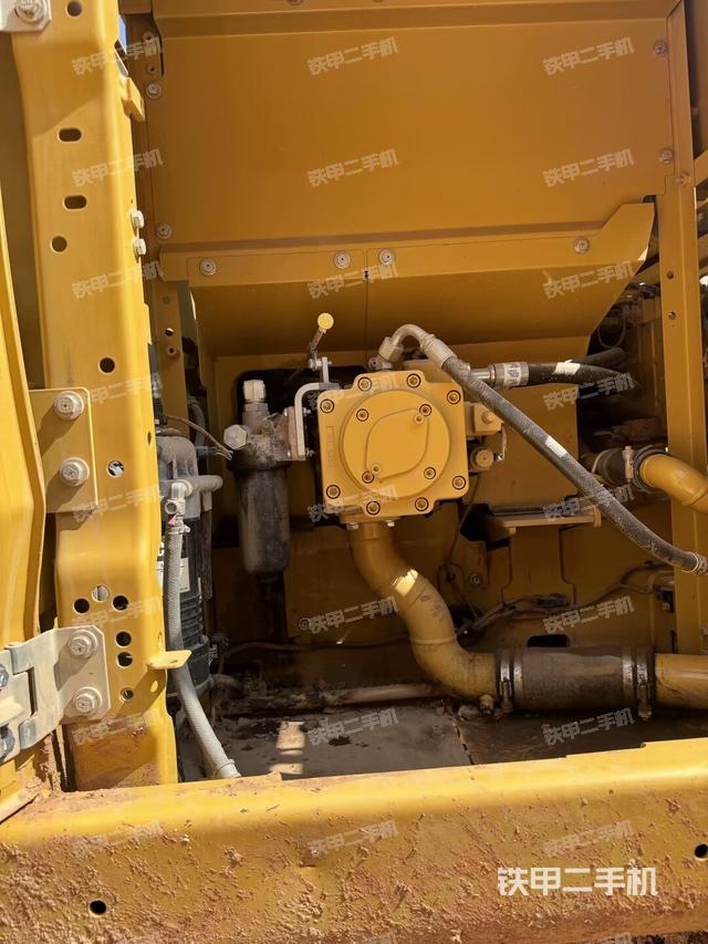 液壓泵斜45?左(大件艙室) 液壓泵斜45?左(大件艙室)