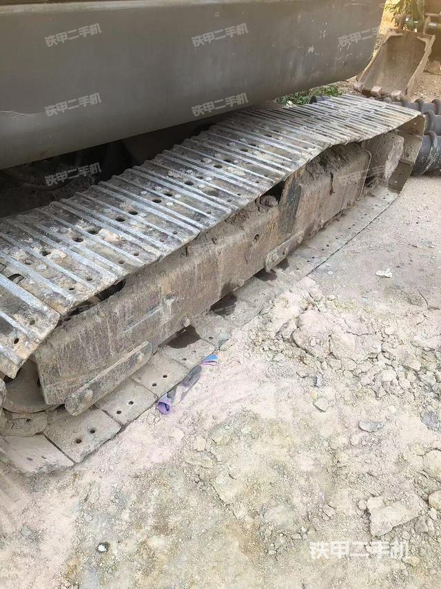 單側(cè)履帶整體（整機(jī)外觀）