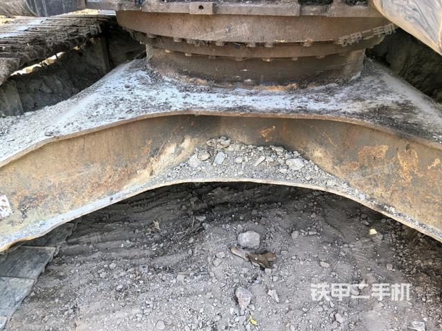 大臂根部?斜視(工作和回轉(zhuǎn)裝置) 大臂根部?斜視(工作和回轉(zhuǎn)裝置)