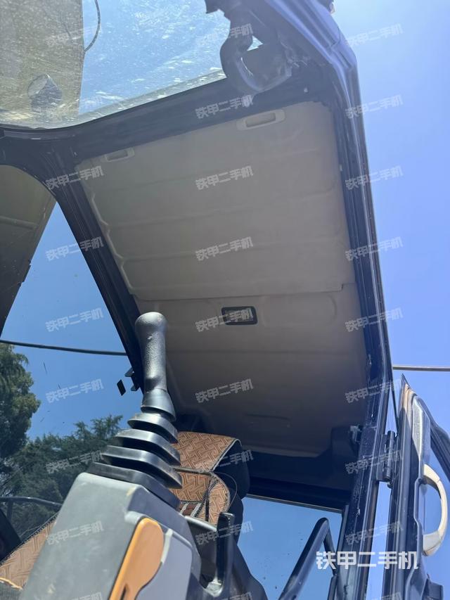 座椅后部(駕駛室部分) 座椅后部(駕駛室部分)