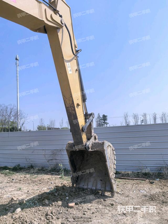 大臂油缸整體?豎拍(工作和回轉(zhuǎn)裝置) 大臂油缸整體?豎拍(工作和回轉(zhuǎn)裝置)