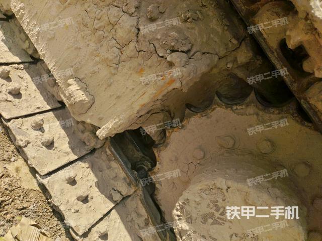 右側(cè)履帶整體?(行走機(jī)構(gòu)) 右側(cè)履帶整體?(行走機(jī)構(gòu))