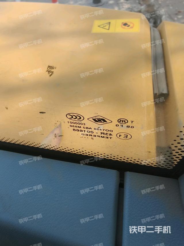 后窗玻璃角標(biāo)（駕駛室部分）