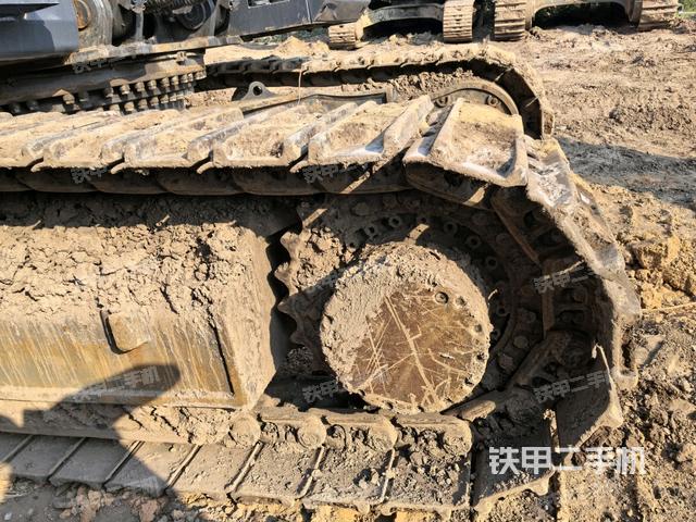 右側(cè)行走馬達(dá)蓋板(行走機(jī)構(gòu)) 右側(cè)行走馬達(dá)蓋板(行走機(jī)構(gòu))