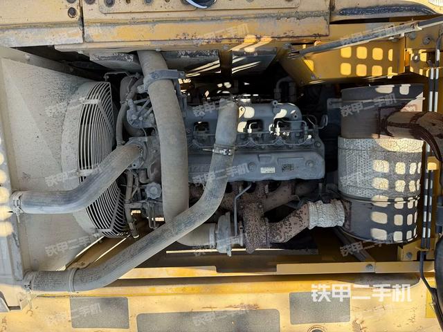 发动机室（上车部件）