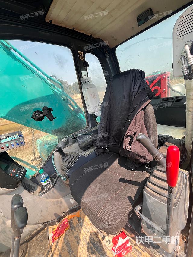 驾驶室整体（整机外观）