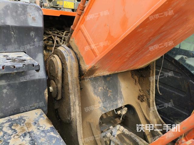大臂根部?斜視(工作和回轉(zhuǎn)裝置) 大臂根部?斜視(工作和回轉(zhuǎn)裝置)