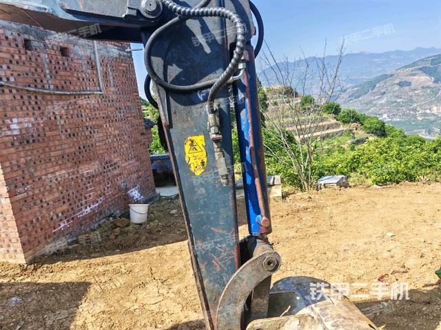 鏟斗右后整體（工作和回轉(zhuǎn)裝置）