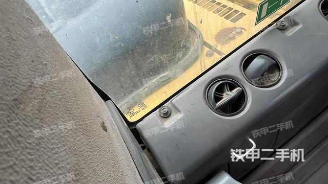 后窗玻璃角標(biāo)（駕駛室部分）