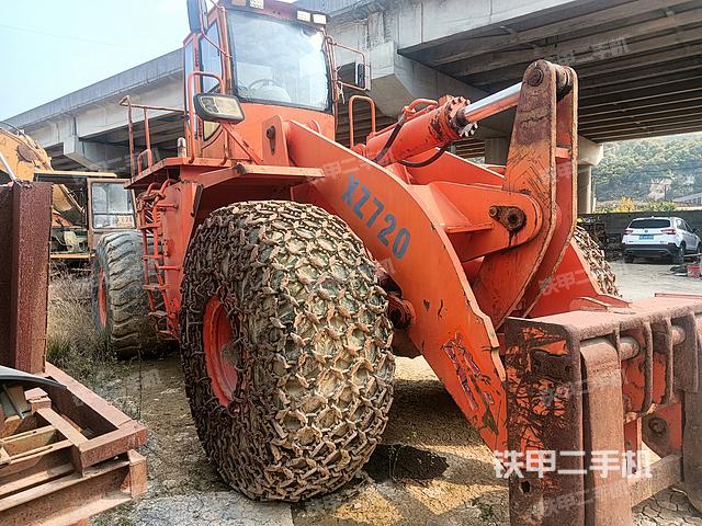 整機(jī)右側(cè)(設(shè)備外觀及核心部件) 整機(jī)右側(cè)(設(shè)備外觀及核心部件)