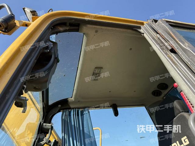 后窗玻璃角標（駕駛室部分）