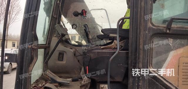 驾驶室整体（整机外观）