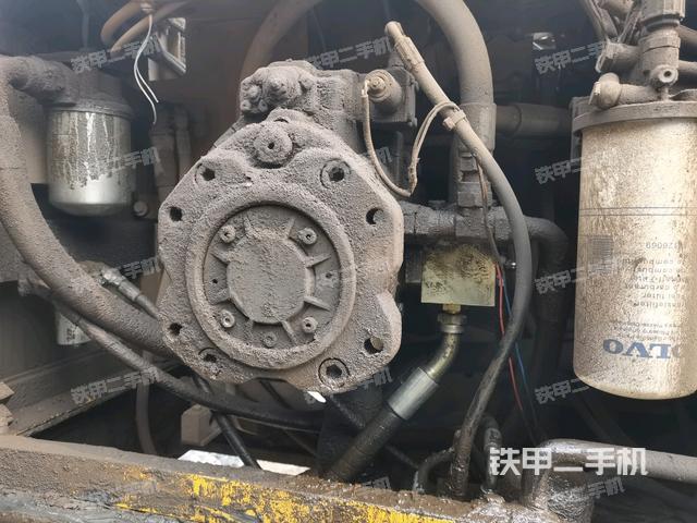 液壓泵斜45?右(大件艙室) 液壓泵斜45?右(大件艙室)
