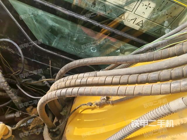 大臂背部俯視（工作和回轉(zhuǎn)裝置）