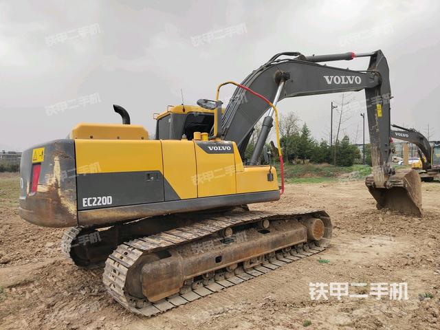 整機右后45°(整機外觀) 整機右后45°(整機外觀)