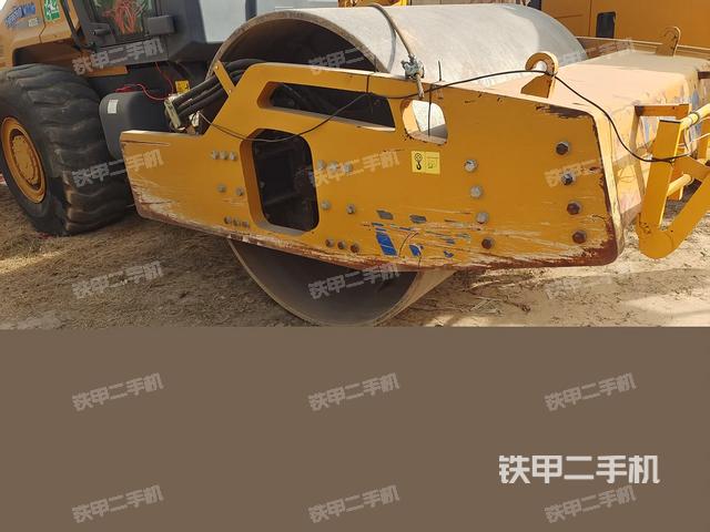 右前45°（壓路機(jī)整機(jī)外觀）