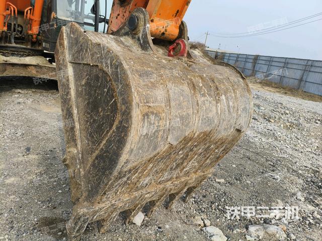 鏟斗45度(工作和回轉(zhuǎn)裝置) 鏟斗45度(工作和回轉(zhuǎn)裝置)