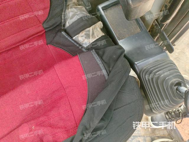 座椅左側(cè)控制臺/音響/含左手柄（駕駛室部分）