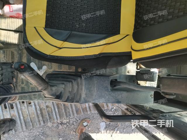 座椅左側(cè)控制臺/音響/含左手柄（駕駛室部分）