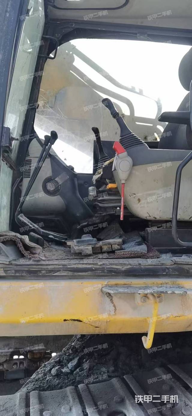 驾驶室整体（整机外观）