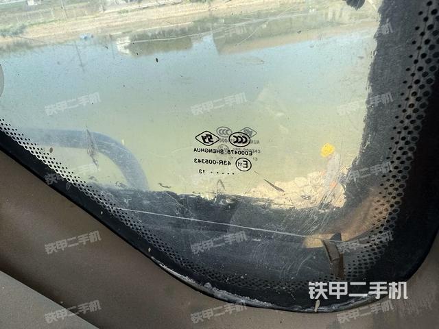 左后方玻璃角标（驾驶室部分）