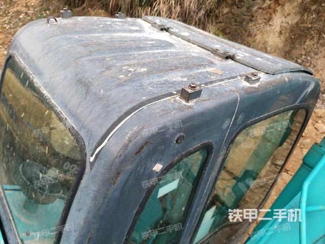 駕駛室頂部(整機外觀) 駕駛室頂部(整機外觀)