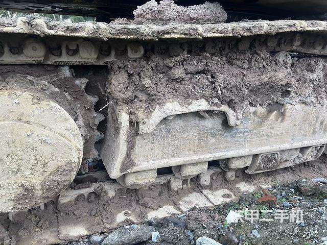 單側(cè)履帶整體（整機(jī)外觀）