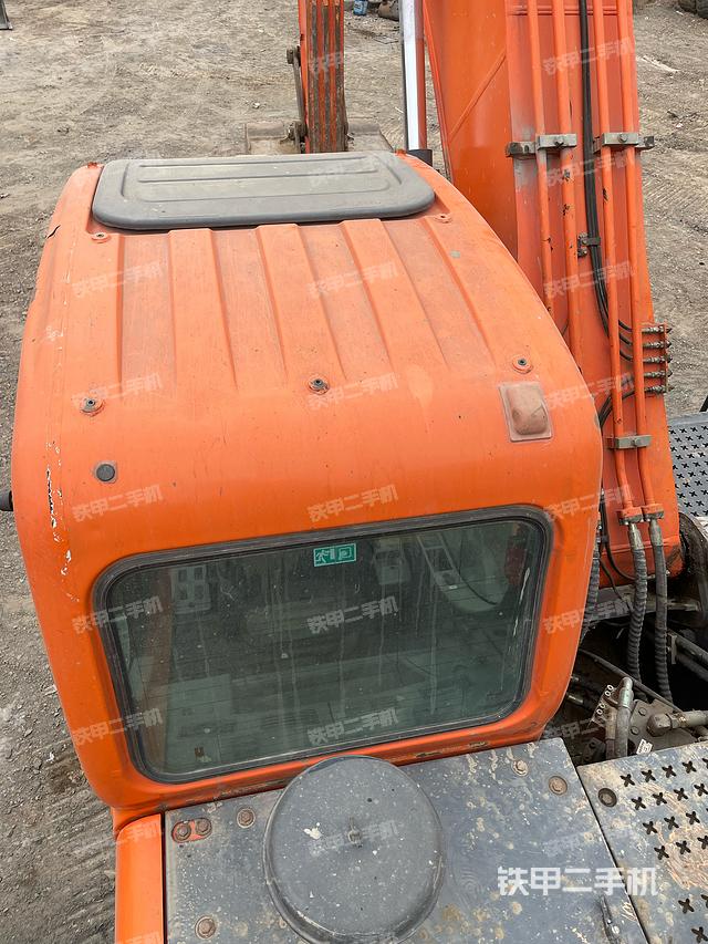 驾驶室顶部（整机外观）