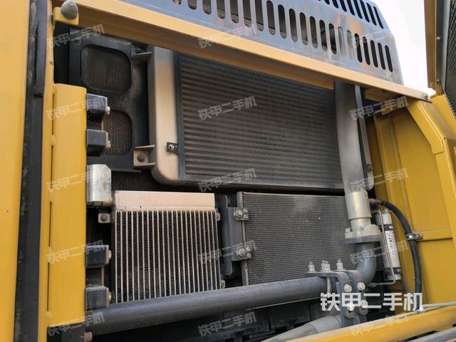 散熱器正面(大件艙室) 散熱器正面(大件艙室)