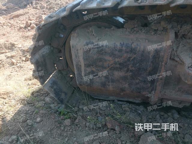 左驅(qū)動輪（行走機構(gòu)）