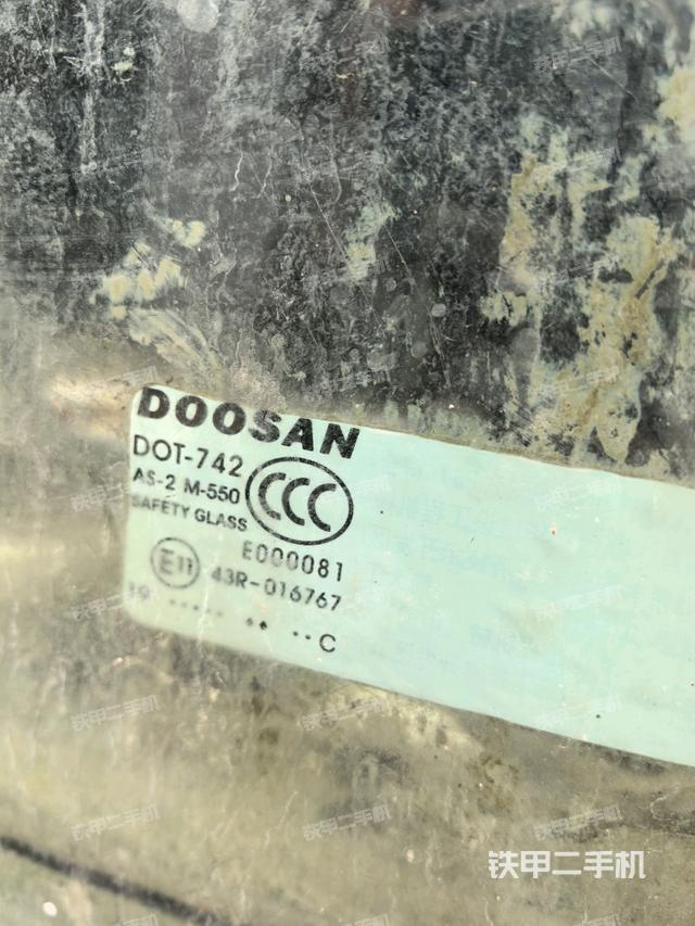 后窗玻璃角標(biāo)(駕駛室部分) 后窗玻璃角標(biāo)(駕駛室部分)