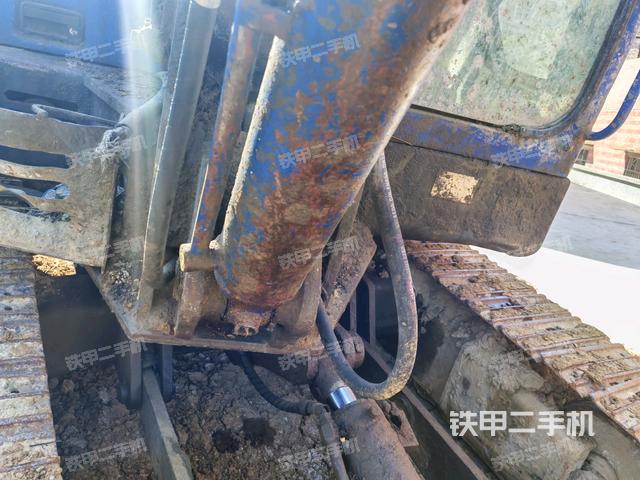 轉(zhuǎn)盤和下車架正前（工作和回轉(zhuǎn)裝置）