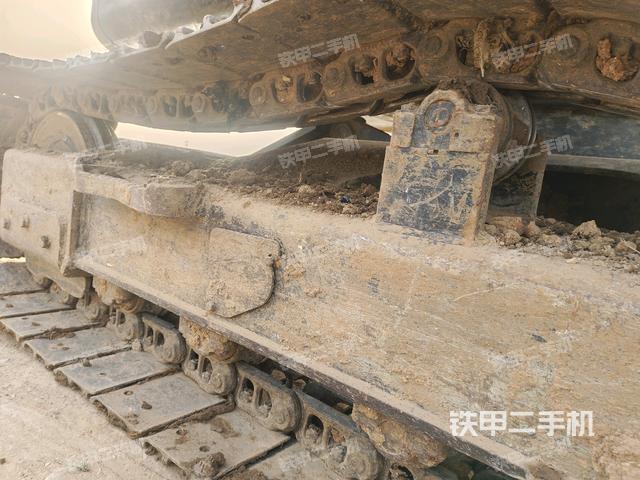 右側(cè)履帶整體?（行走機(jī)構(gòu)）