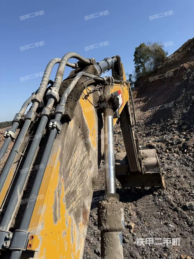 鏟斗右后整體（工作和回轉(zhuǎn)裝置）