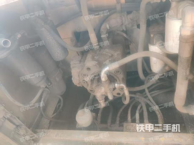 液壓泵艙室正面整體（整機(jī)外觀）