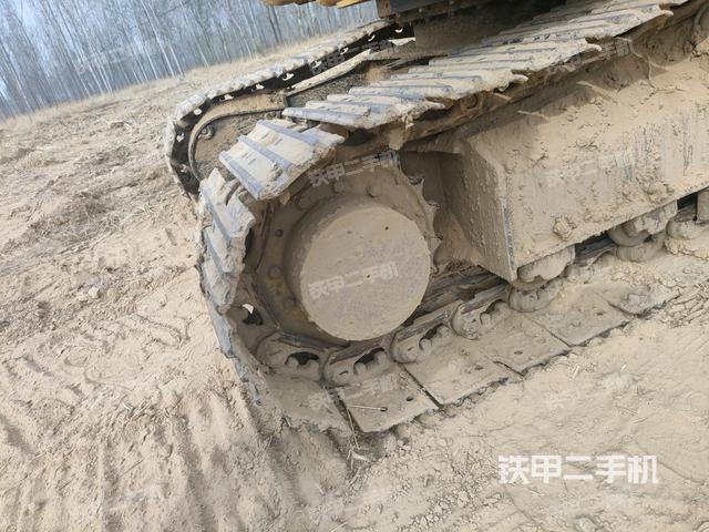 右驅(qū)動輪（行走機構(gòu)）