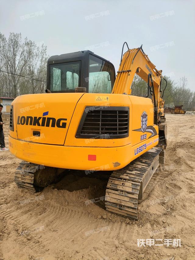 右后45(整機(jī)外觀) 右后45(整機(jī)外觀)