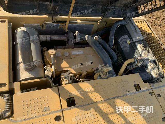 發(fā)動機整體俯視(整機外觀) 發(fā)動機整體俯視(整機外觀)
