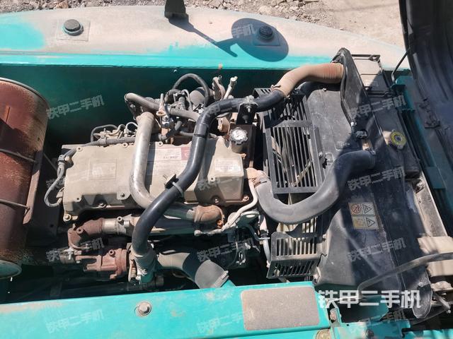 氣門室蓋螺絲特寫（上車部件）