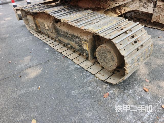 右側(cè)履帶整體?（行走機(jī)構(gòu)）