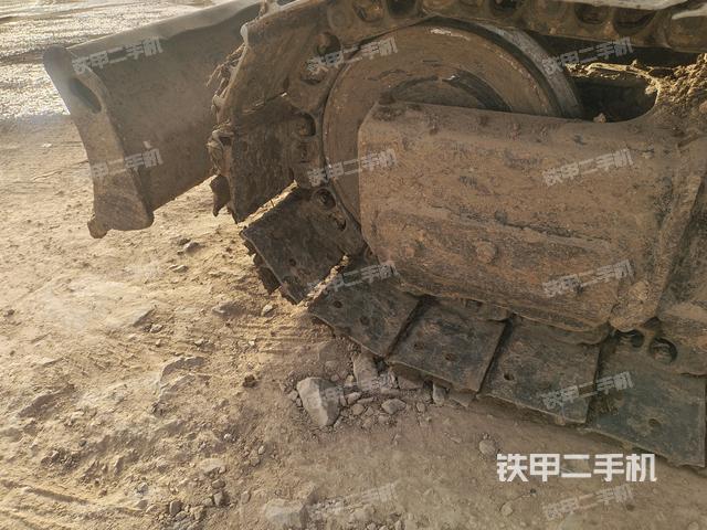 右驅(qū)動輪（行走機(jī)構(gòu)）