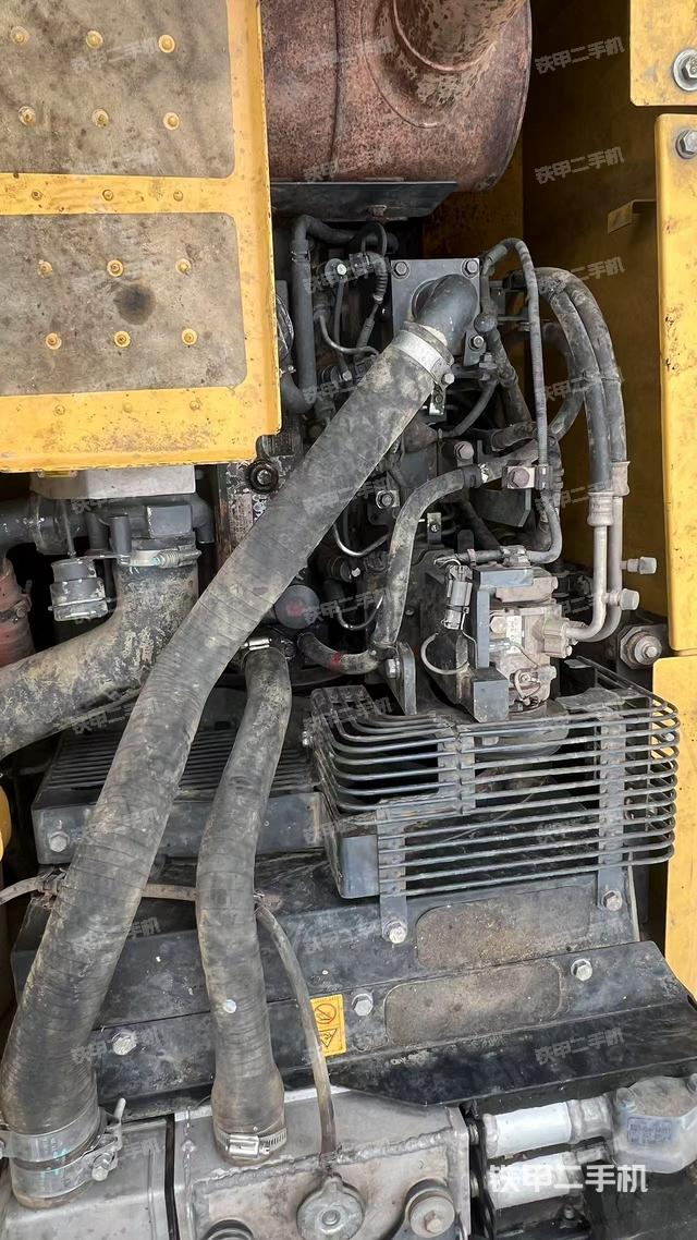 發(fā)動(dòng)機(jī)室（上車部件）