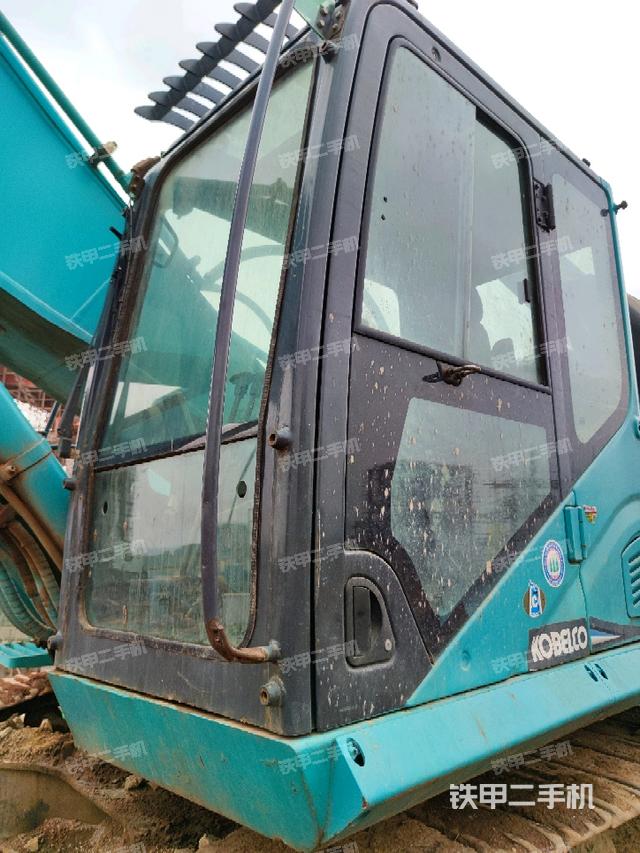 駕駛室左前45度（駕駛室部分）