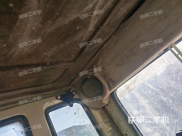 后窗玻璃角標（駕駛室部分）