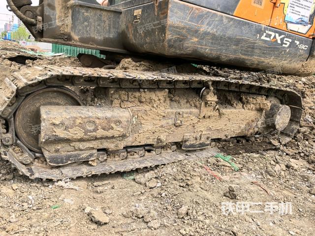 左側(cè)履帶整體?(行走機(jī)構(gòu)) 左側(cè)履帶整體?(行走機(jī)構(gòu))