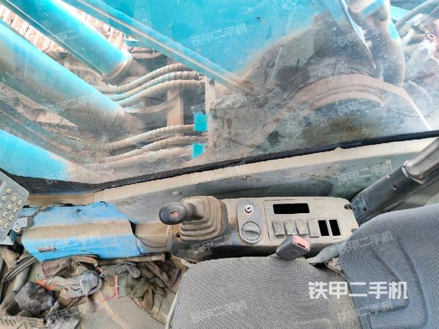 座椅右側控制臺/鑰匙門/油門/含右手柄（駕駛室部分）