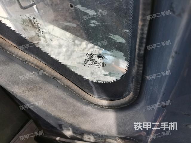 左后方玻璃角標(biāo)（駕駛室部分）