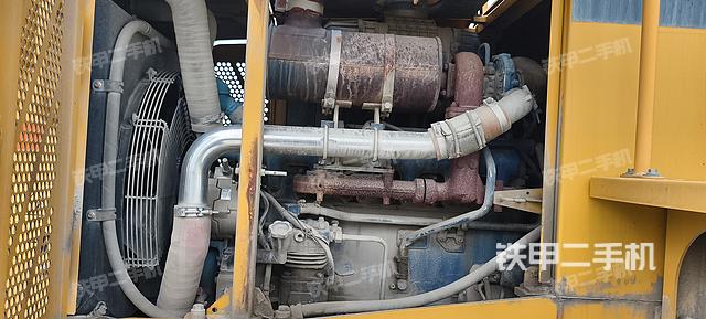 发动机右侧（整机外观及大件）