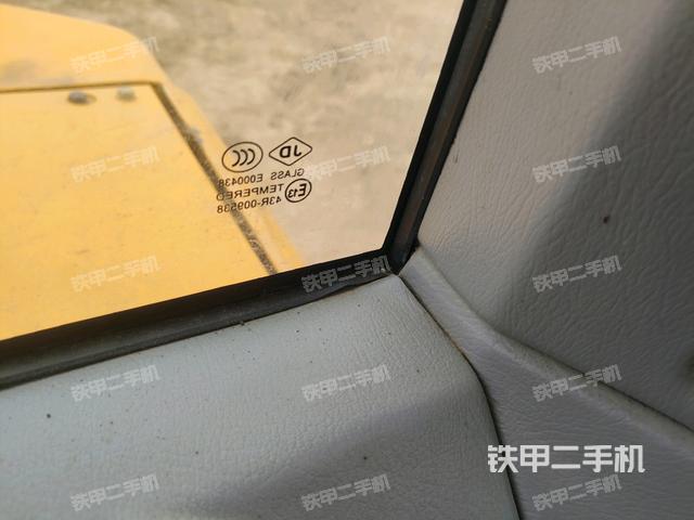 后窗玻璃角標(biāo)(駕駛室部分) 后窗玻璃角標(biāo)(駕駛室部分)